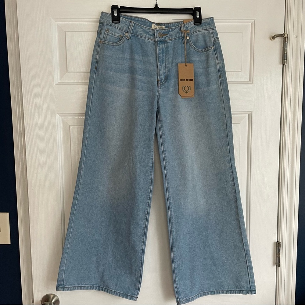 Blue Turtle Wide Leg Jeans Light Wash